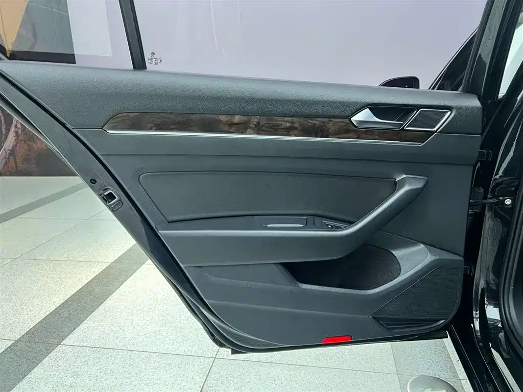 Volkswagen Magotan 2018 Facelift 330TSI DSG Luxury фото 30