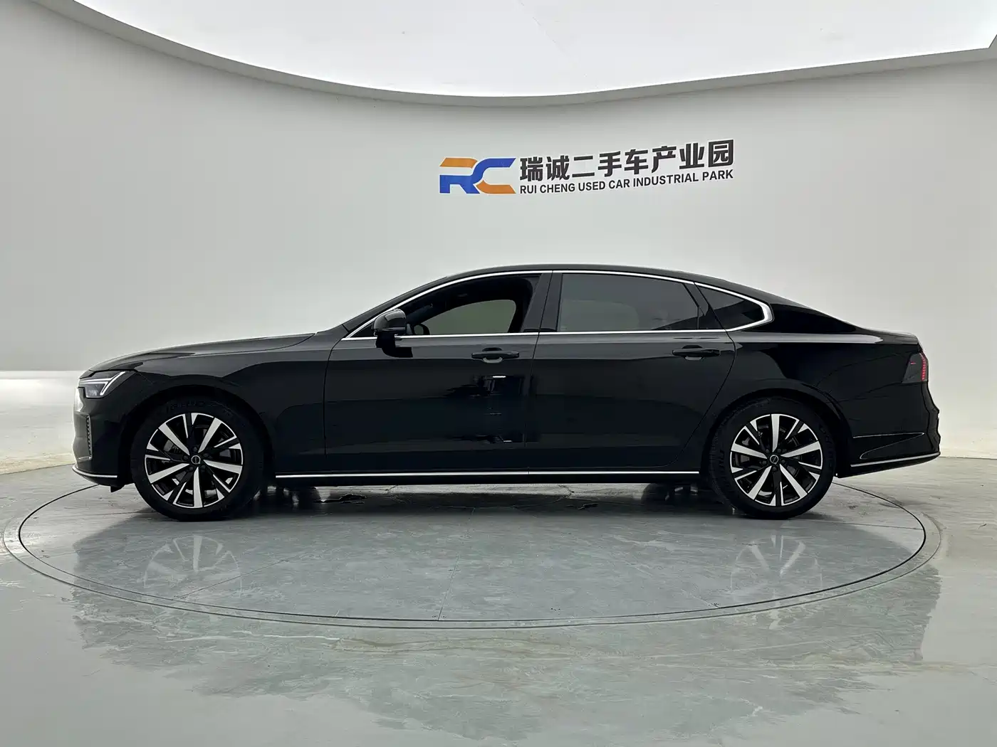 2026 Volvo S90