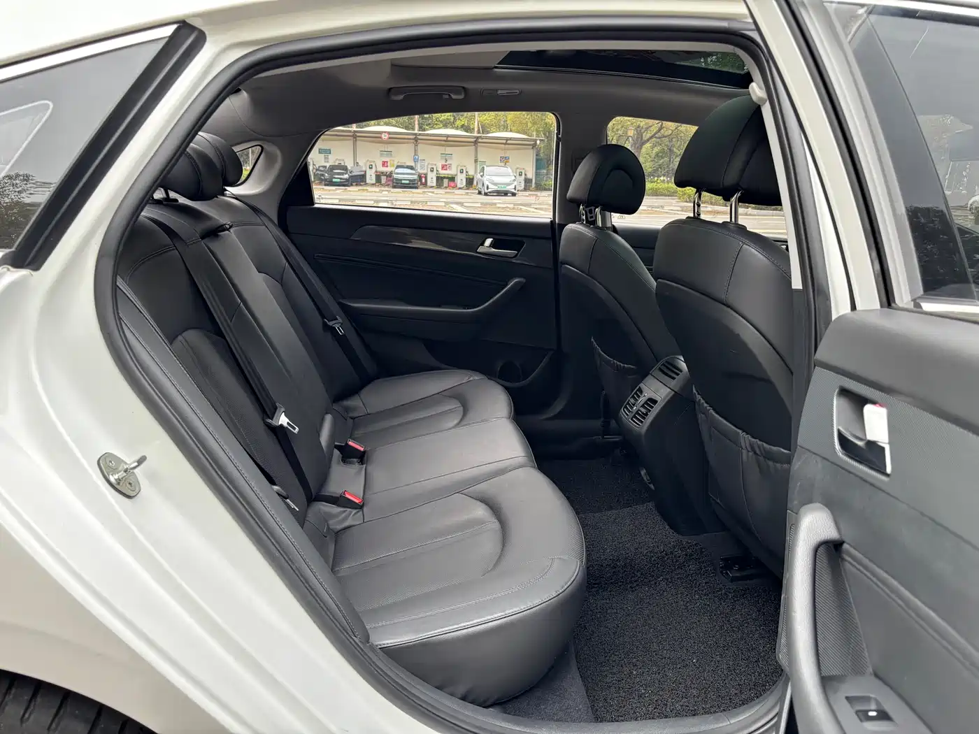 Hyundai Sonata 2017 2.4L DLX Premium Edition фото 11