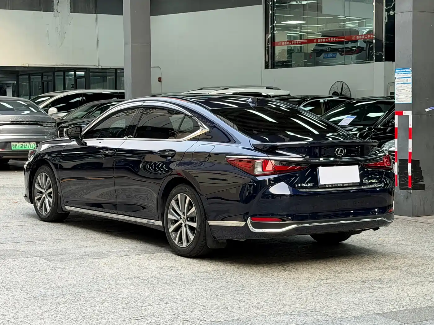 Lexus ES 2020 200 Excellence фото 13