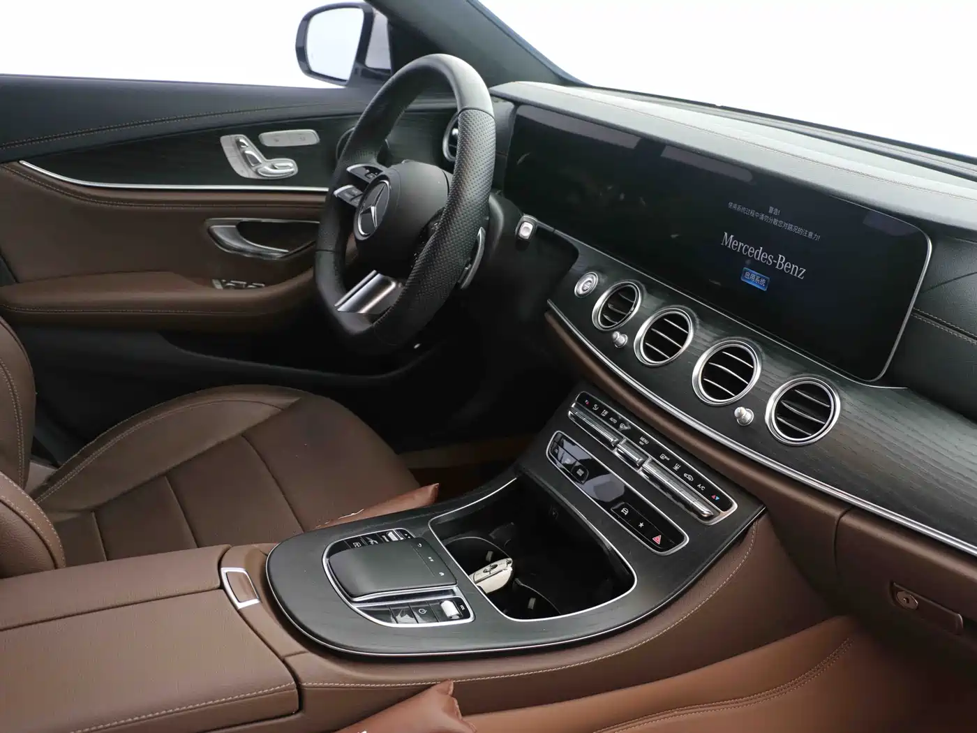 Mercedes-Benz E-Class New Energy 2023 E 350 e L Plug-in Hybrid Sport Sedan фото 6