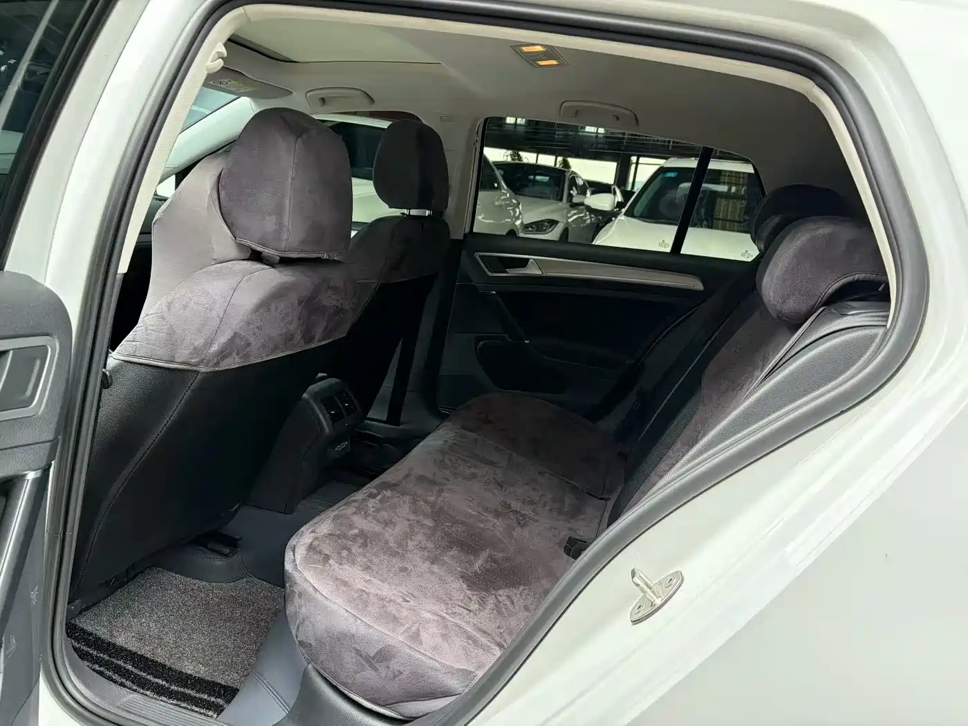 Фото 6 - Volkswagen Golf