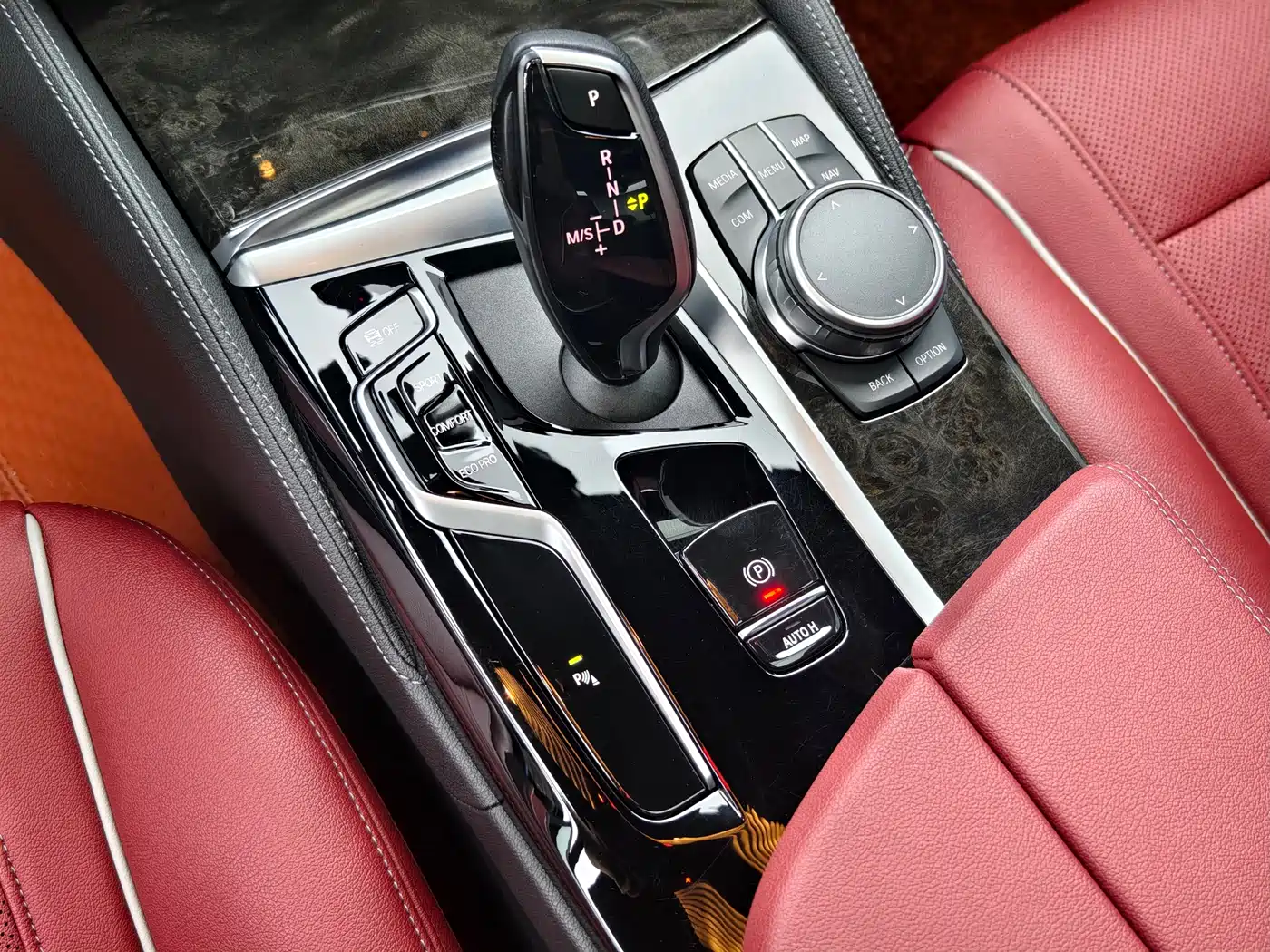BMW 5 Series 2022 525Li M Sport Package фото 11