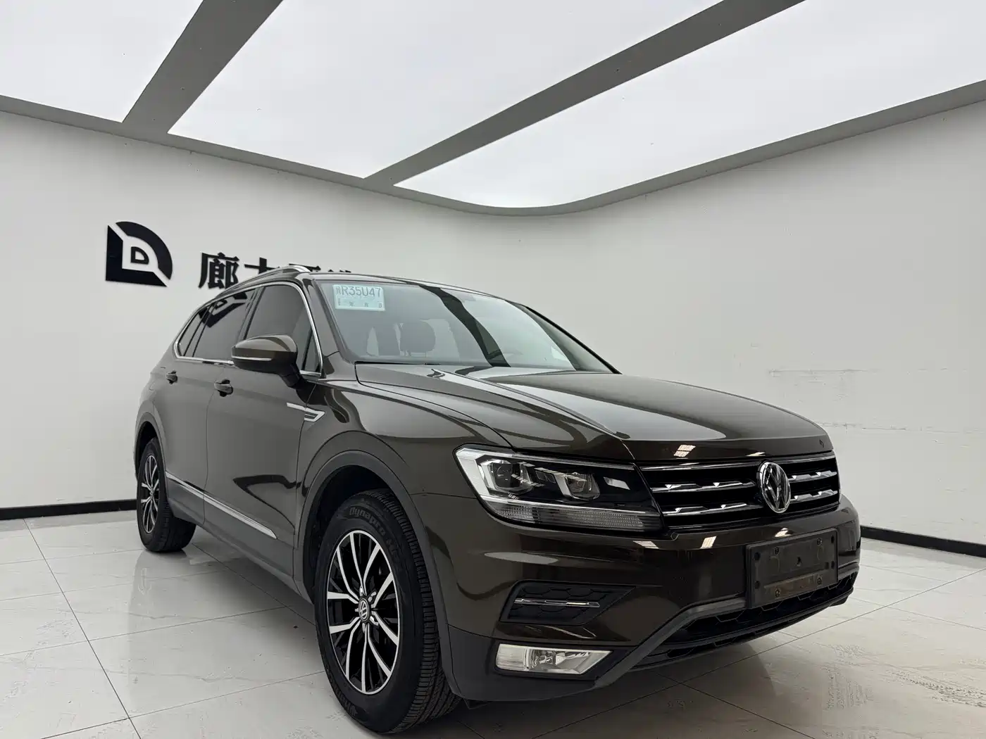 Volkswagen Tiguan L 2017 330TSI Automatic 2WD Comfort Edition фото 3