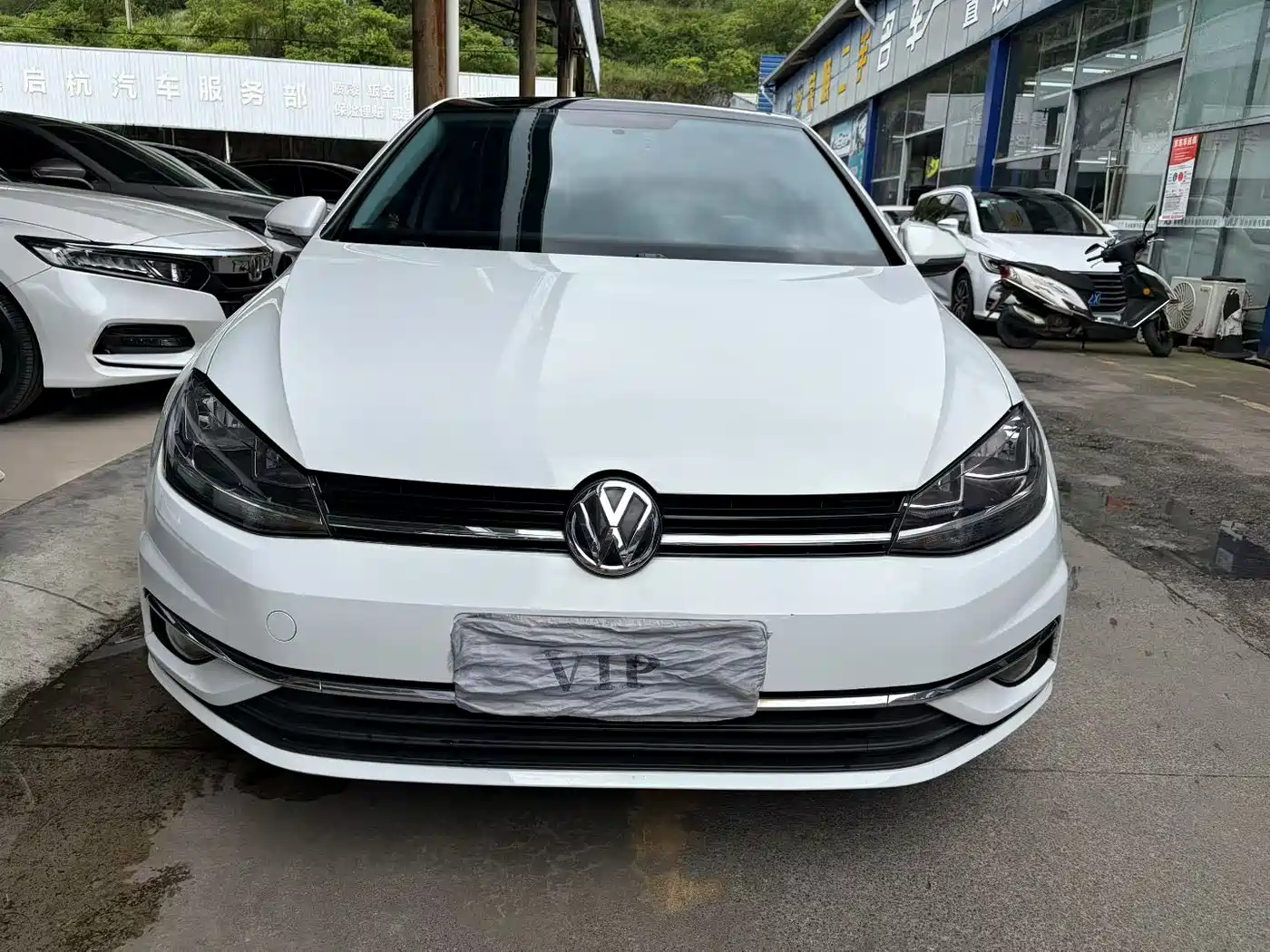 Фото 2 - Volkswagen Golf