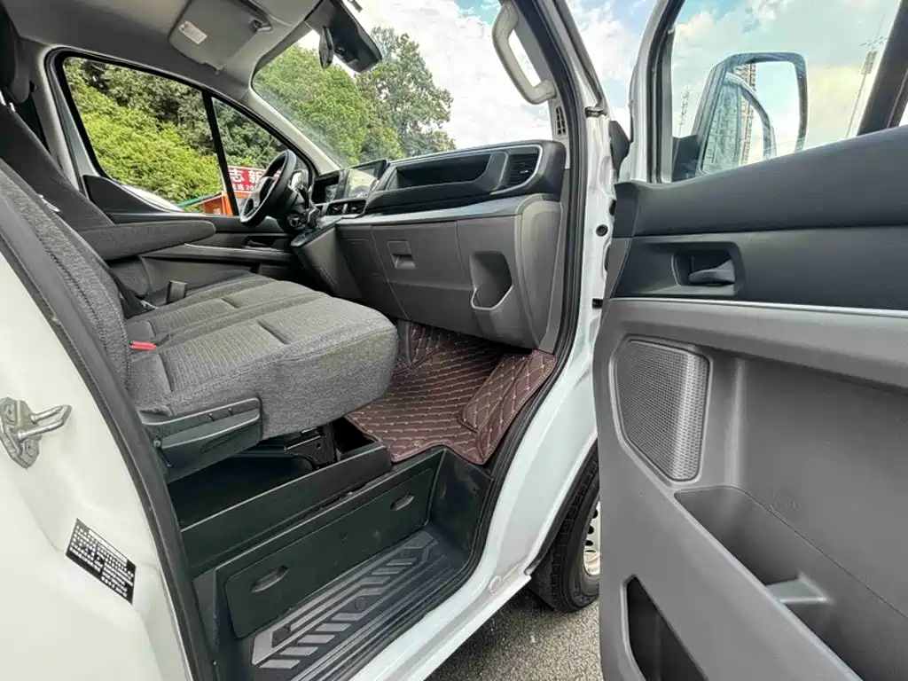 Ford Transit 2023 2023 Model 2.0T Diesel Automatic Multi-purpose Commercial Vehicle Short Wheelbase Low Roof 5/6 Seater