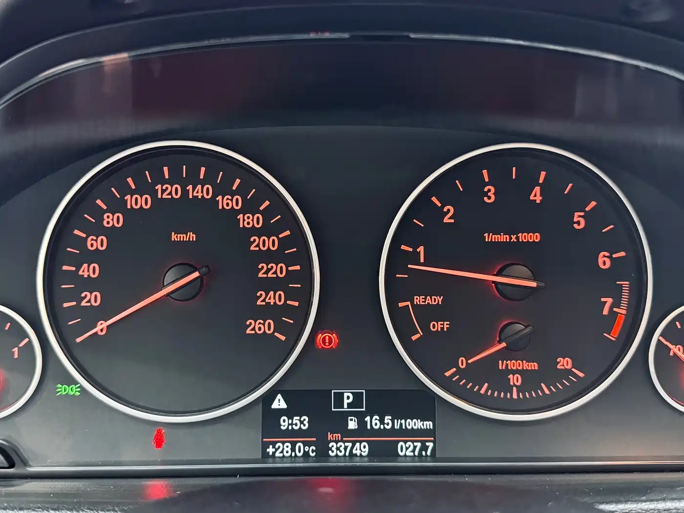 BMW 3 Series 2015 316i Progressive фото 17
