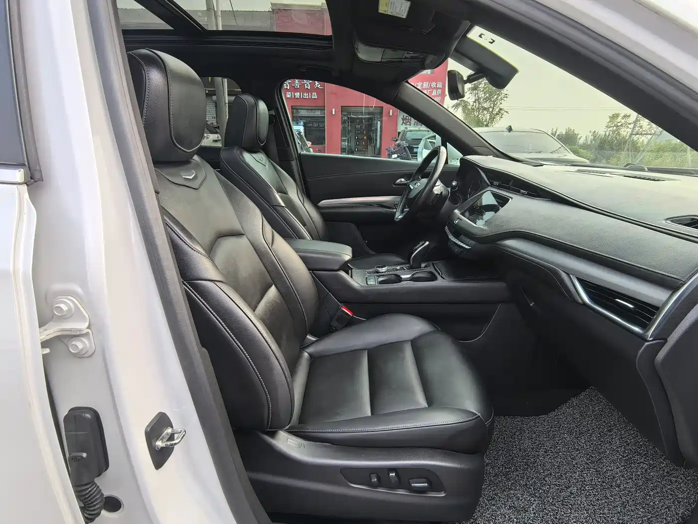 Cadillac XT4 2020 Facelift 28T 2WD Leading фото 11