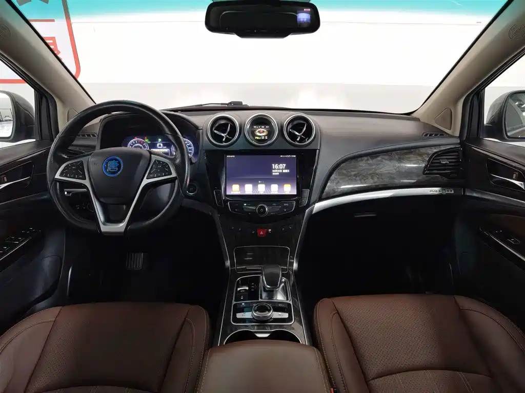 BYD Tang New Energy 2017 2.0T Tang 100 фото 5