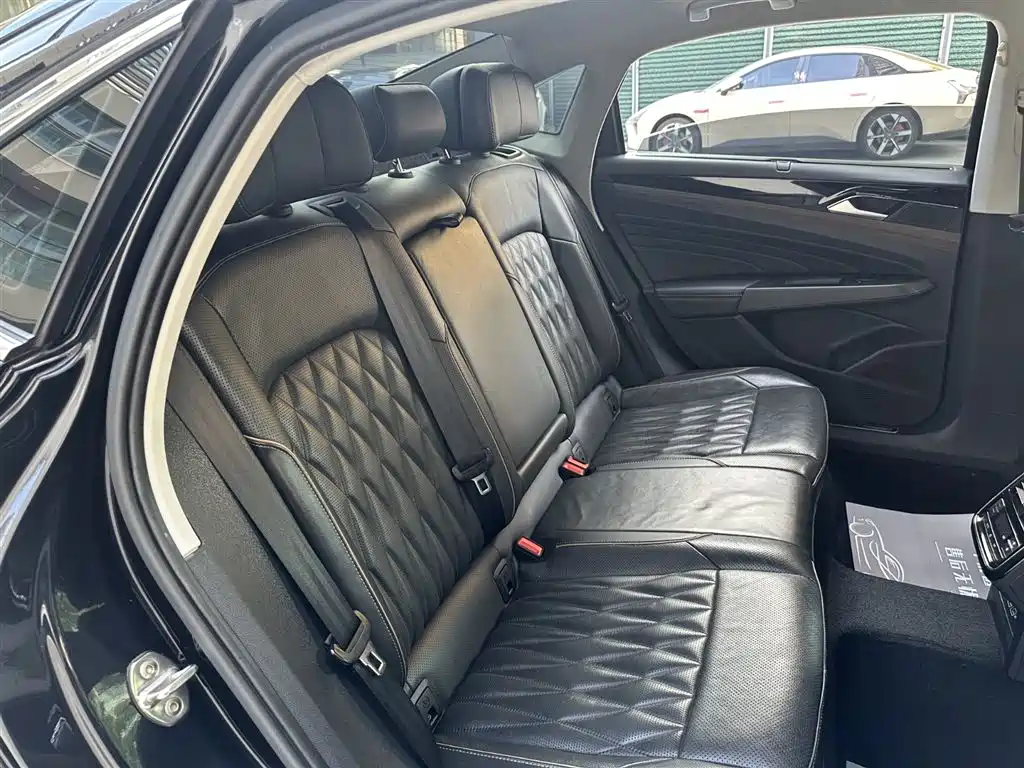 VOLKSWAGEN PASSAT NEW ENERGY