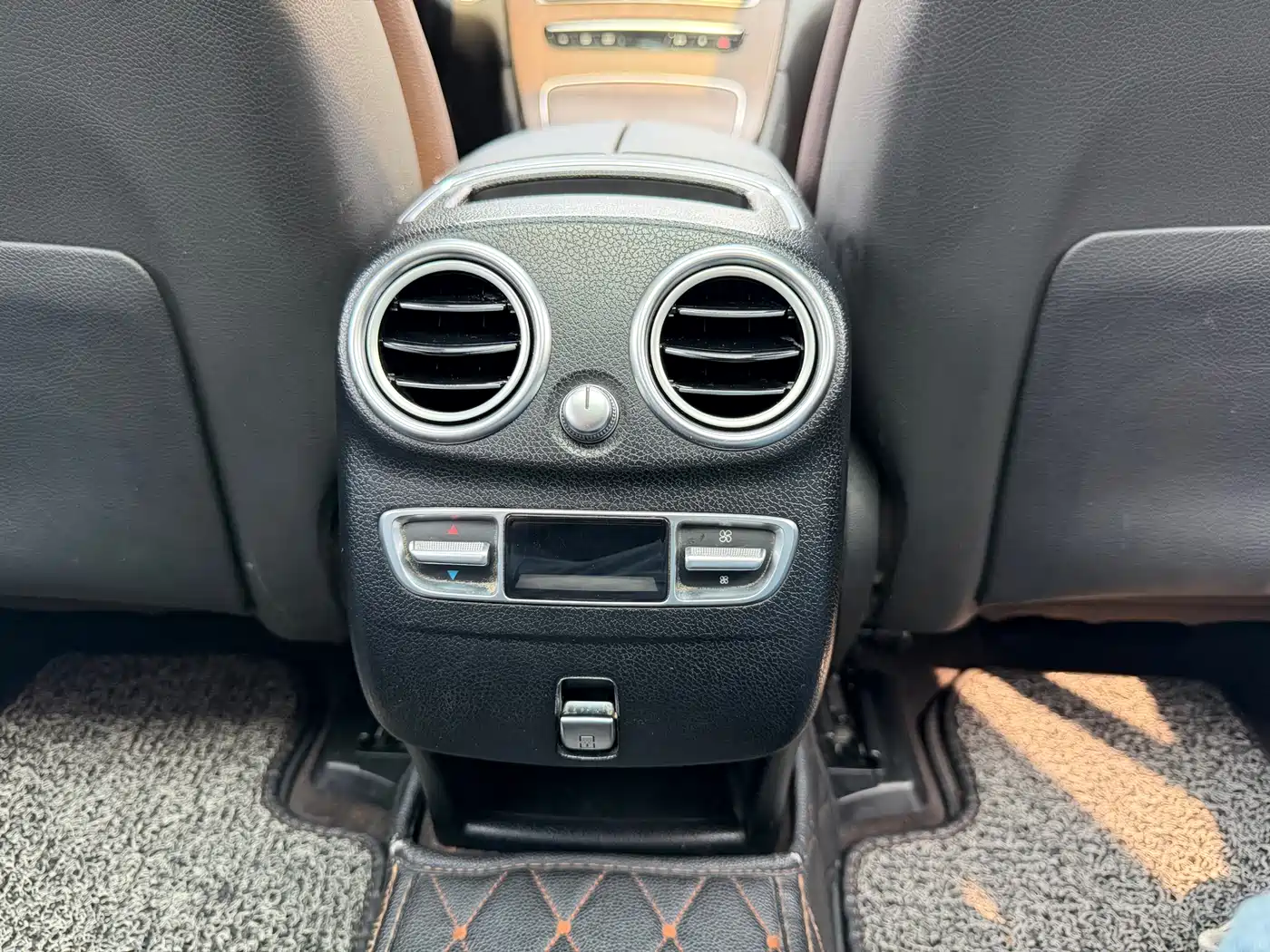 Mercedes-Benz GLC 2022 Facelift GLC 300 L 4MATIC Luxury фото 9