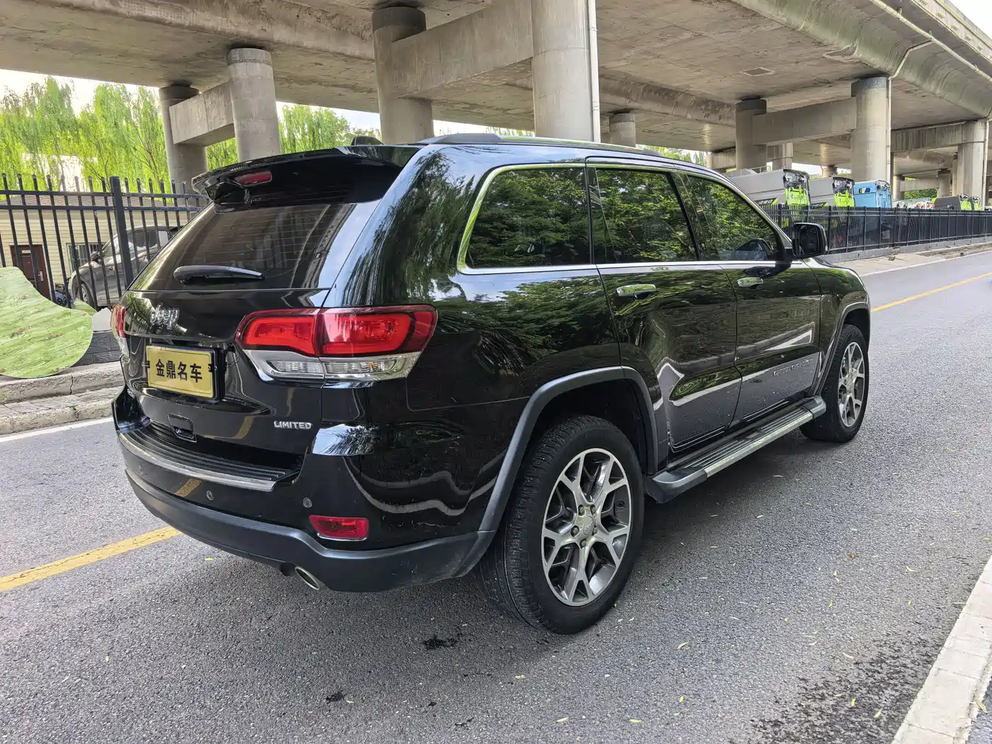 JEEP GRAND CHEROKEE (IMPORTED)