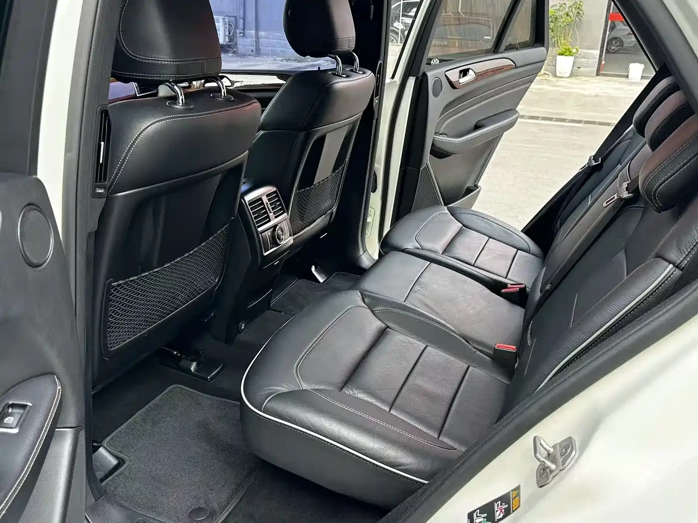 Mercedes-Benz M-Class 2012 Model ML 350 Luxury фото 9