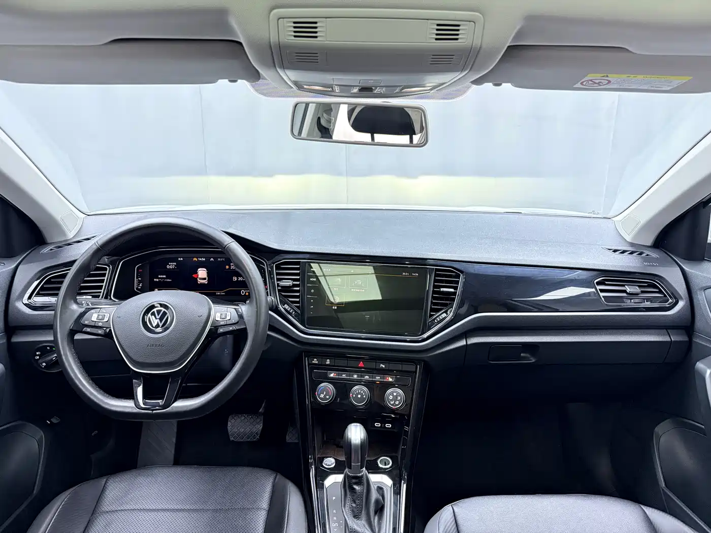 Volkswagen T-ROC 2022 280TSI DSG 2WD Comfort PLUS фото 9