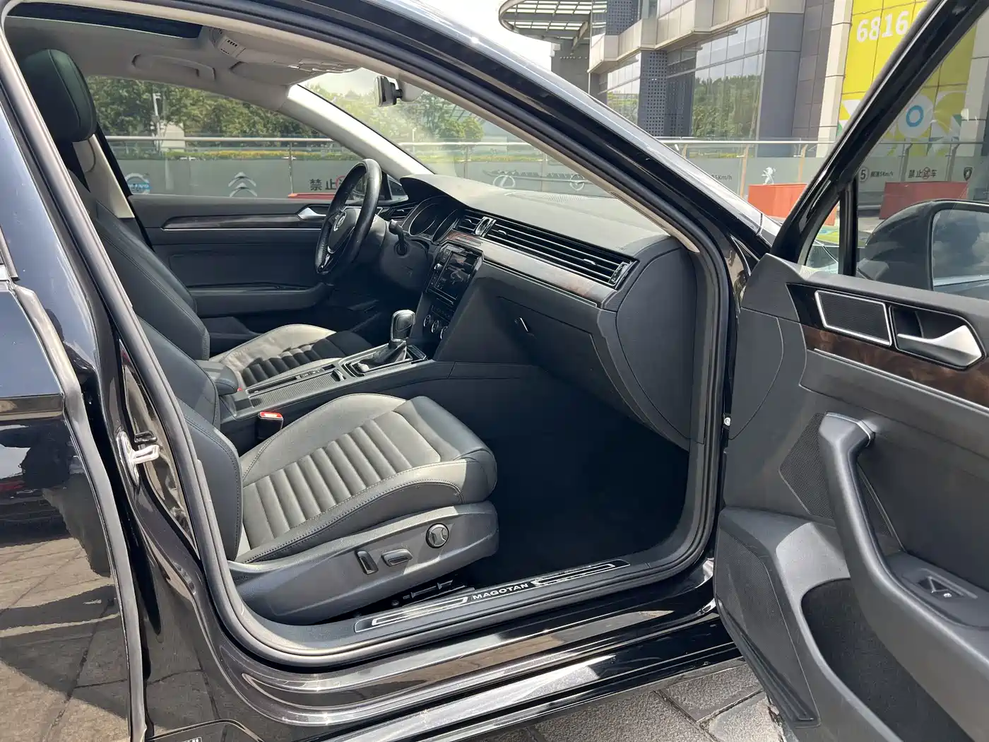 Volkswagen Magotan 2019 330TSI DSG Luxury Class China VI фото 27