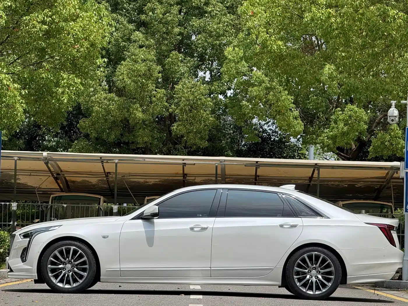 CADILLAC CT6