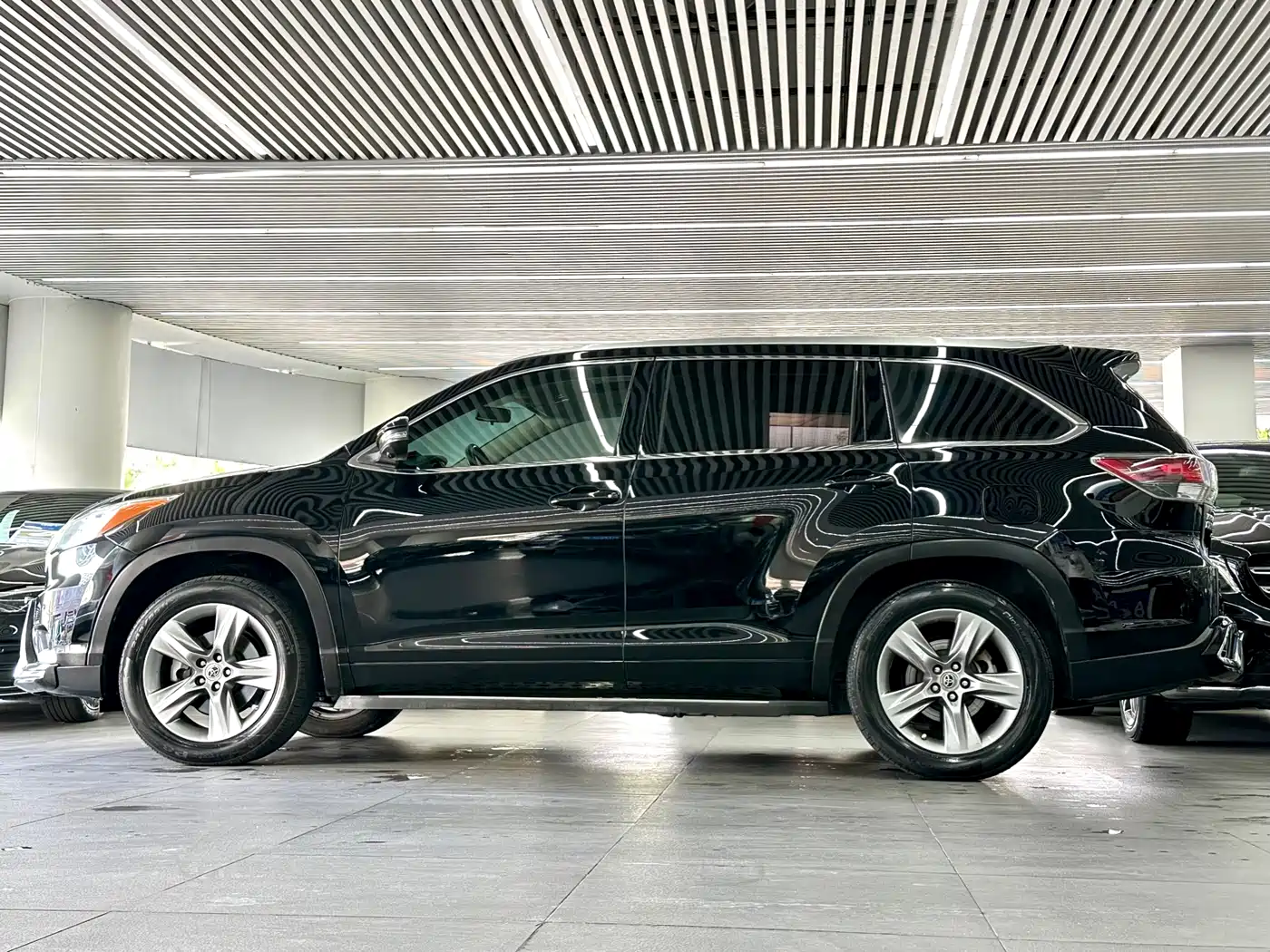 Toyota Highlander 2017 2.0T 4WD Premium 7-Seater фото 9