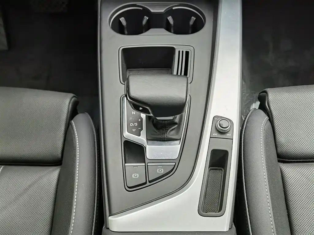 Audi A4L 2024 40 TFSI Fashion Dynamic фото 13