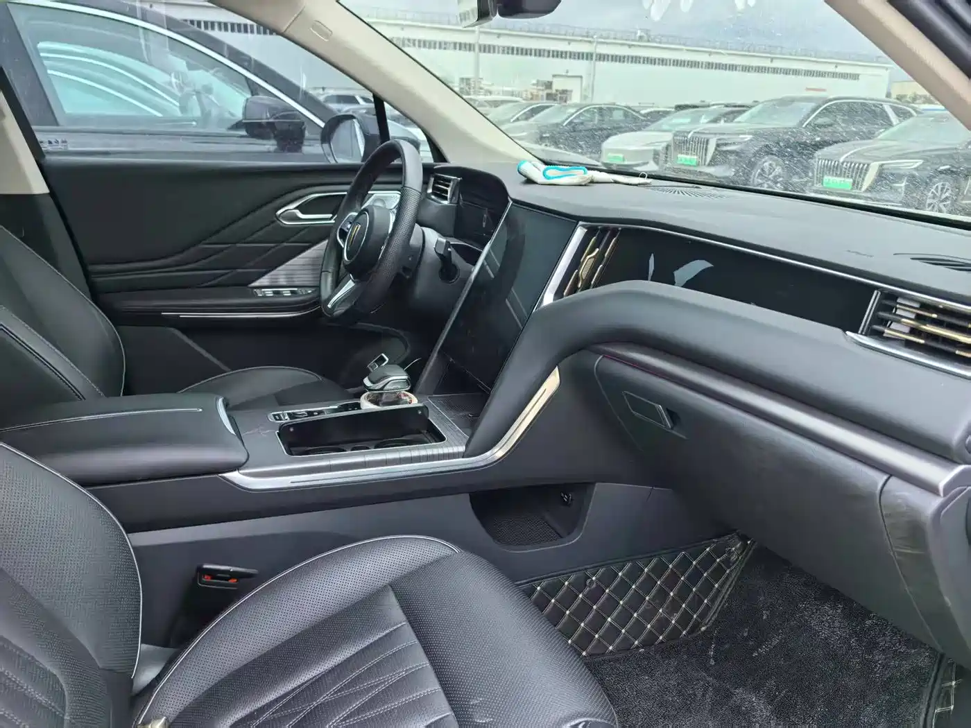 Hongqi HS7 PHEV 2024 2.0T PHEV AWD Flagship 6-Seater фото 10