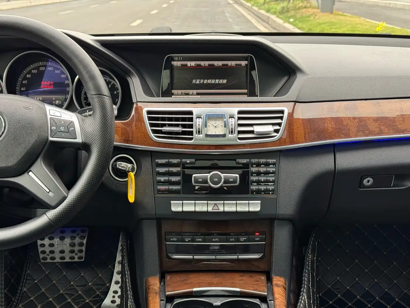 Mercedes-Benz E-Class 2014 E 260 L фото 4