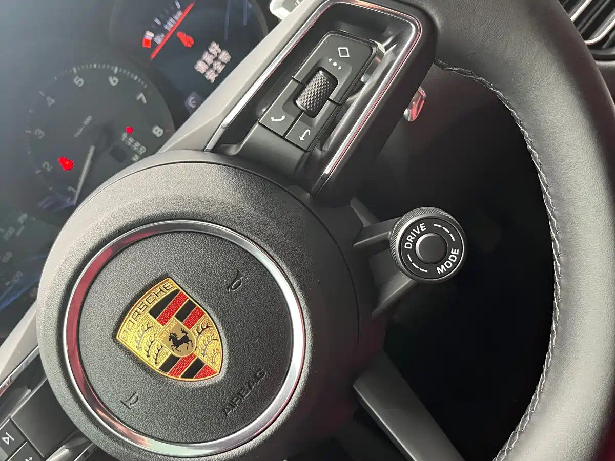 Porsche Macan 2023 Macan 2.0T фото 6