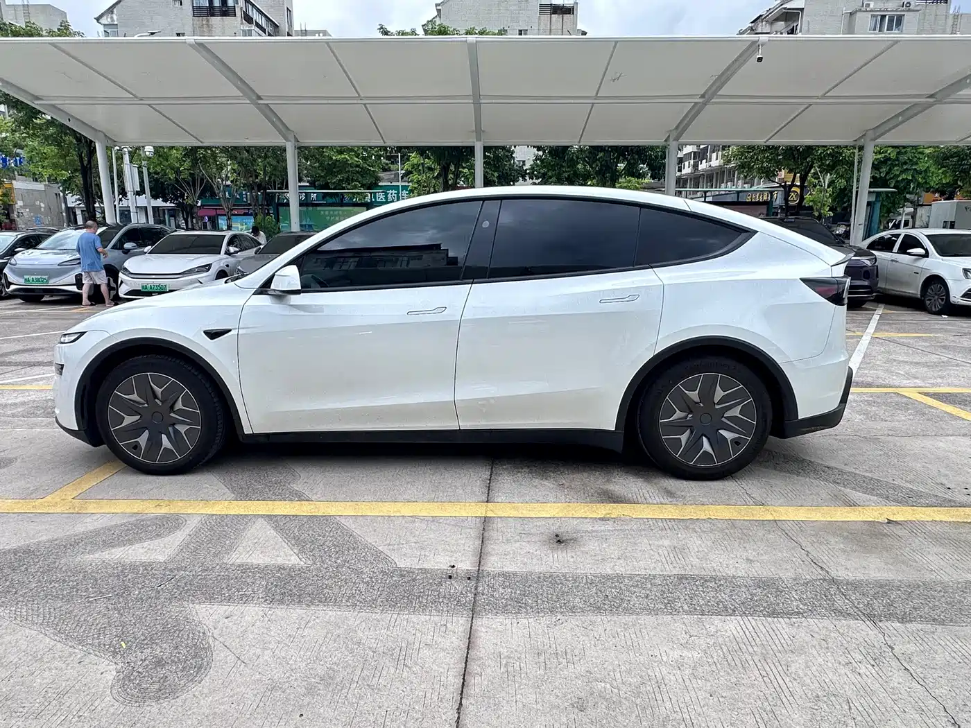 Tesla Model Y L 2026 2025 Facelift Long Range AWD