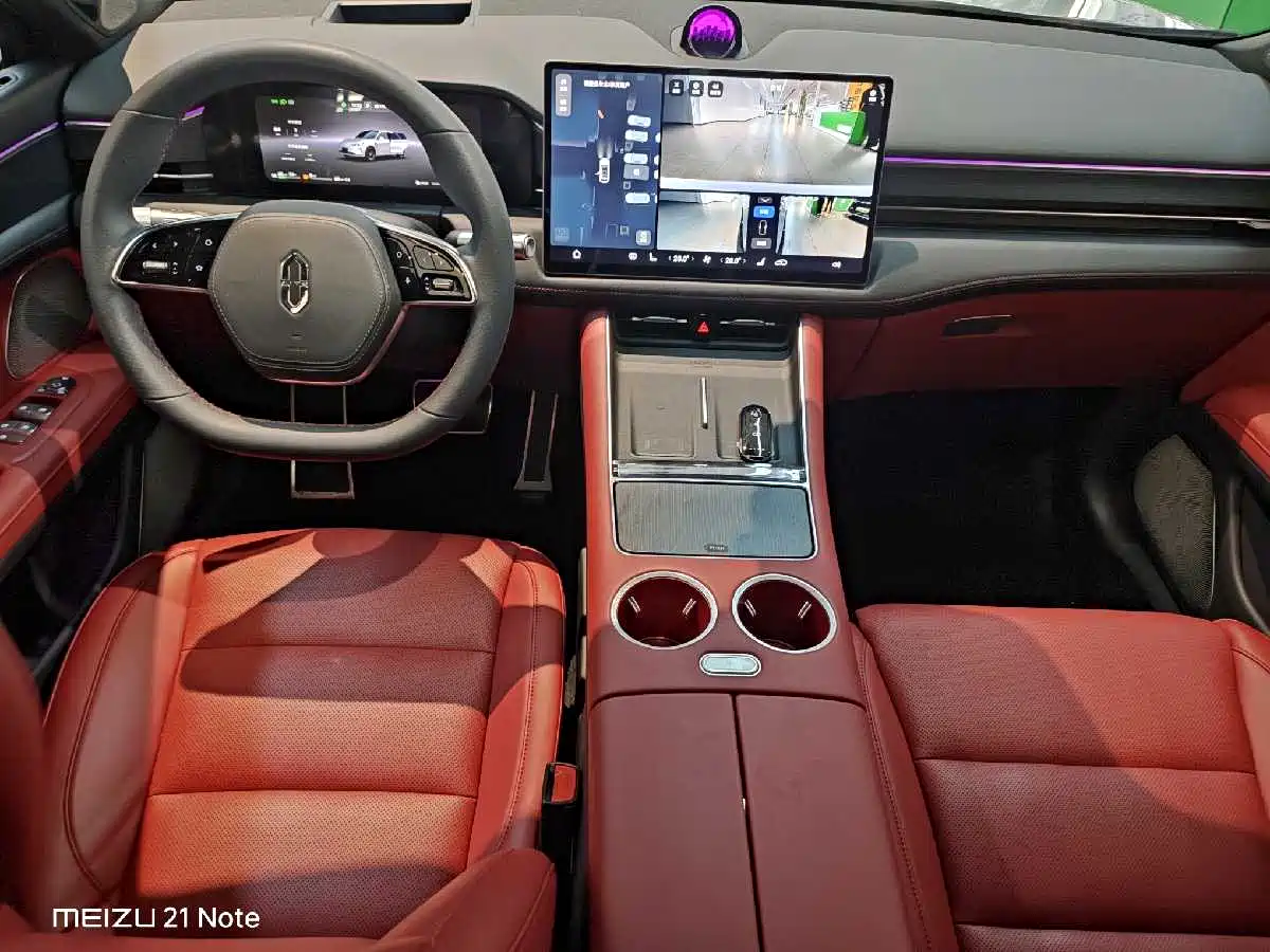 AITO Wenjie AITO M5 2025 Extended Range Ultra AWD фото 9