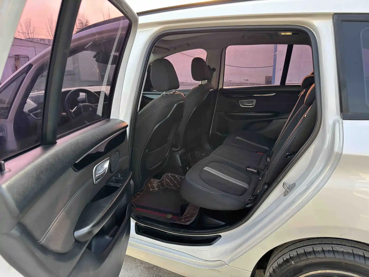 BMW 2 Series Gran Tourer 2015 218i Leading фото 10
