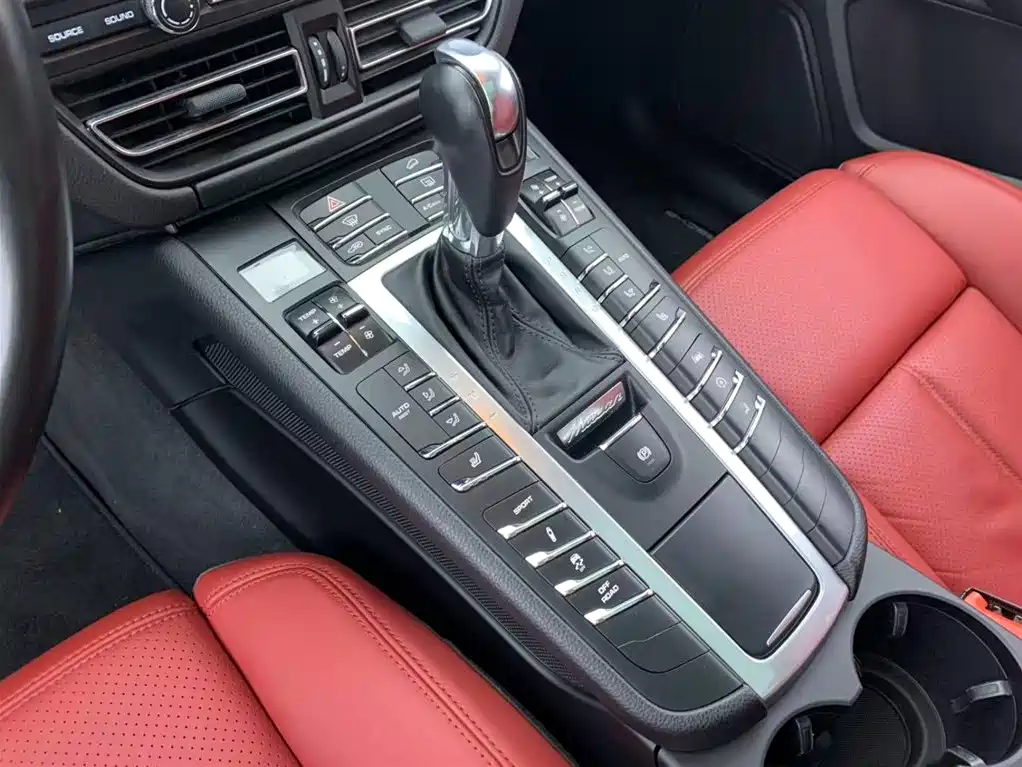 Porsche Macan 2020 Macan 2.0T фото 25