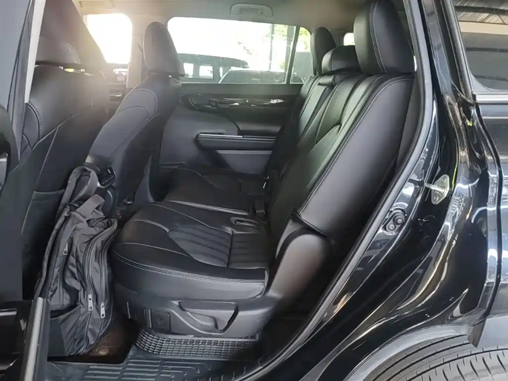 Toyota Highlander 2022 Dual Engine 2.5L AWD Elite 7-Seater фото 17