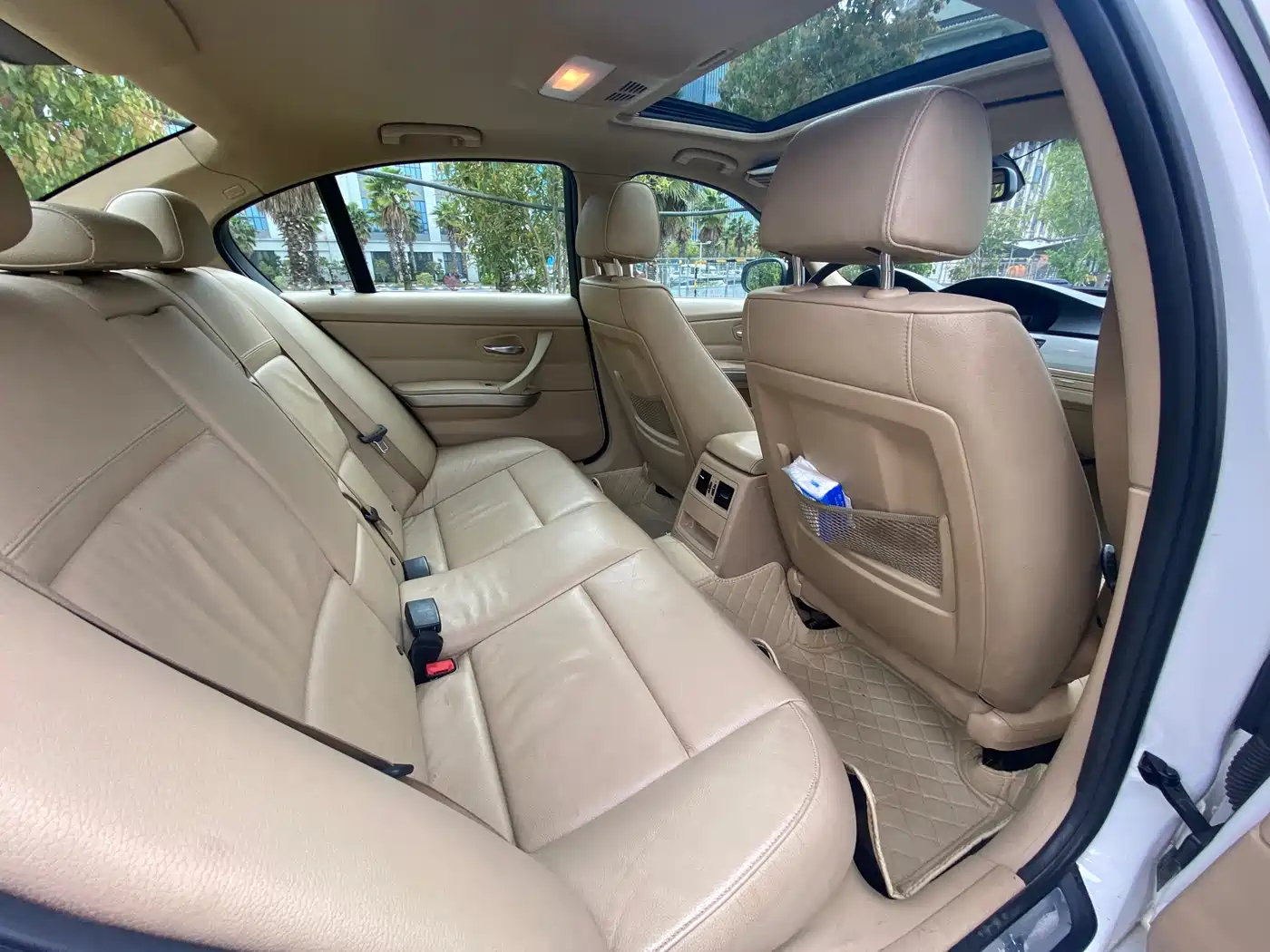 BMW 3 Series 2011 320i Luxury фото 13