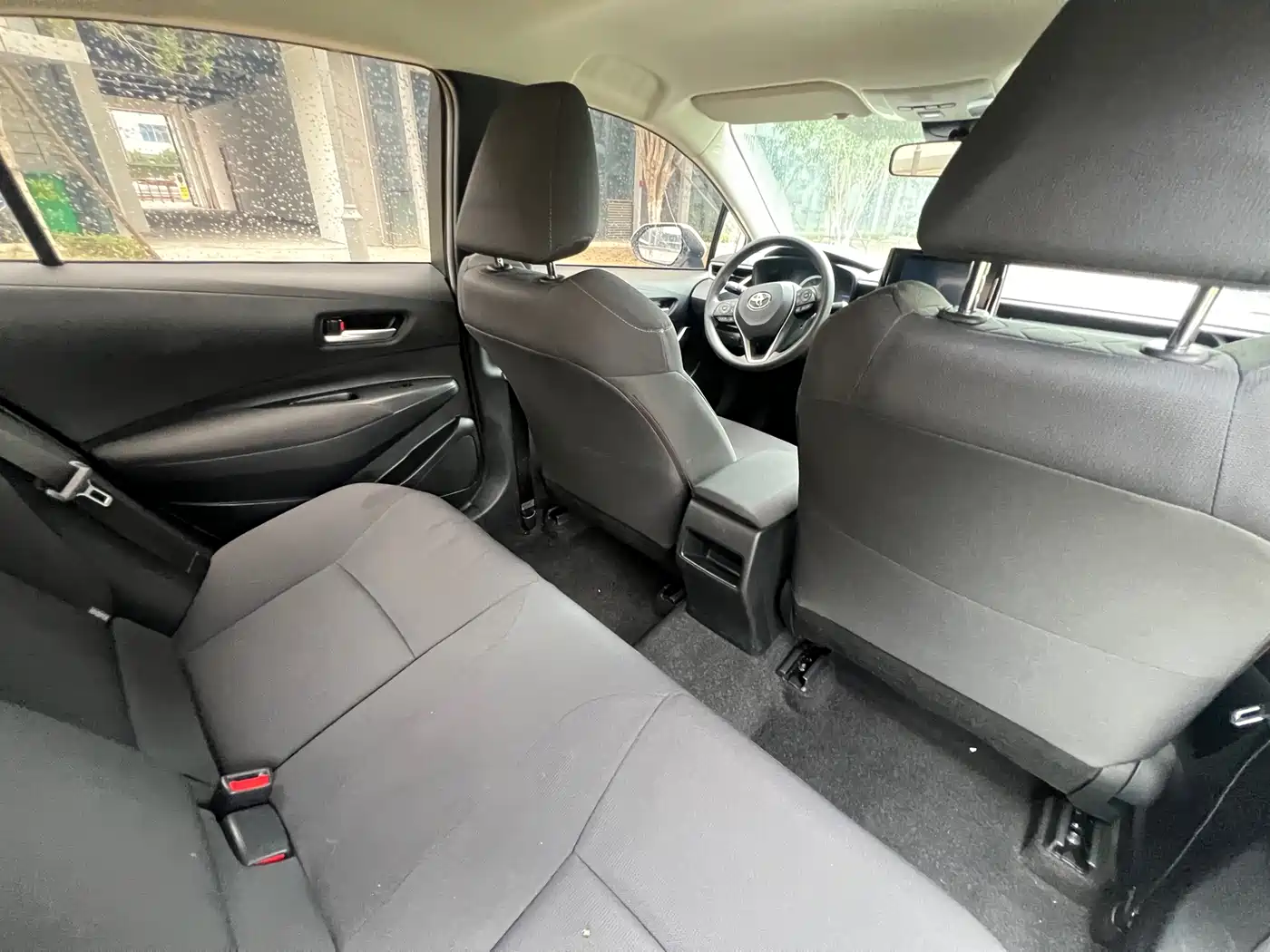 Toyota Corolla 2021 Hybrid 1.8L E-CVT Pioneer Edition фото 15