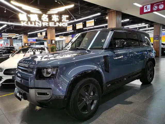 LAND ROVER DEFENDER