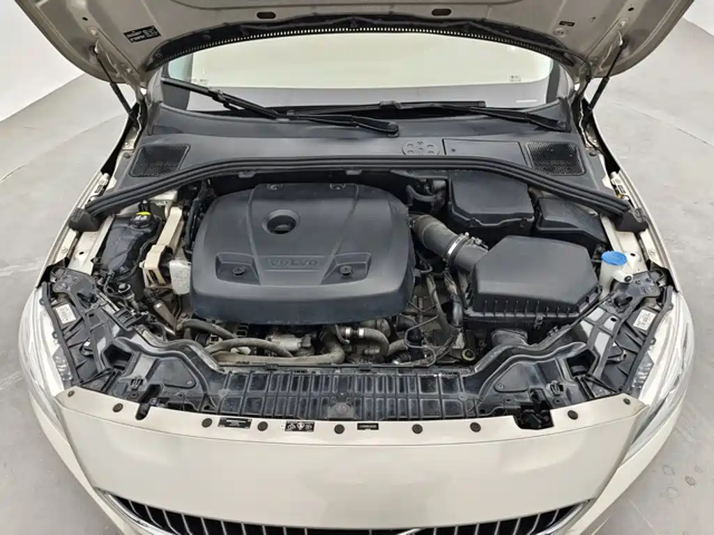 Фото 11 - Volvo S60