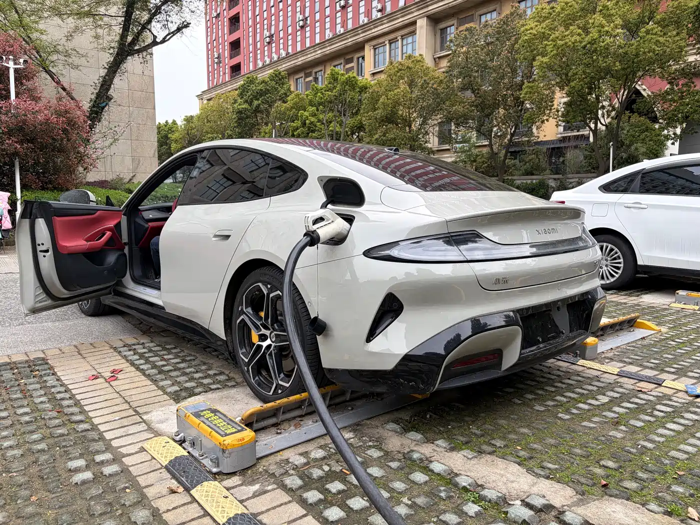 XIAOMI CAR XIAOMI SU7