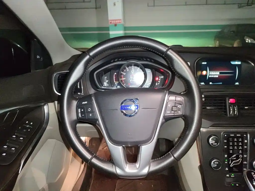 Volvo V40 2016 2016 T4 Elegance Edition