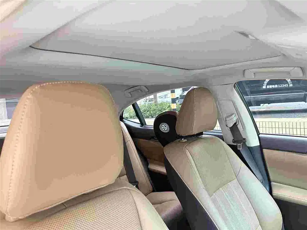 Фото 9 - Lexus ES