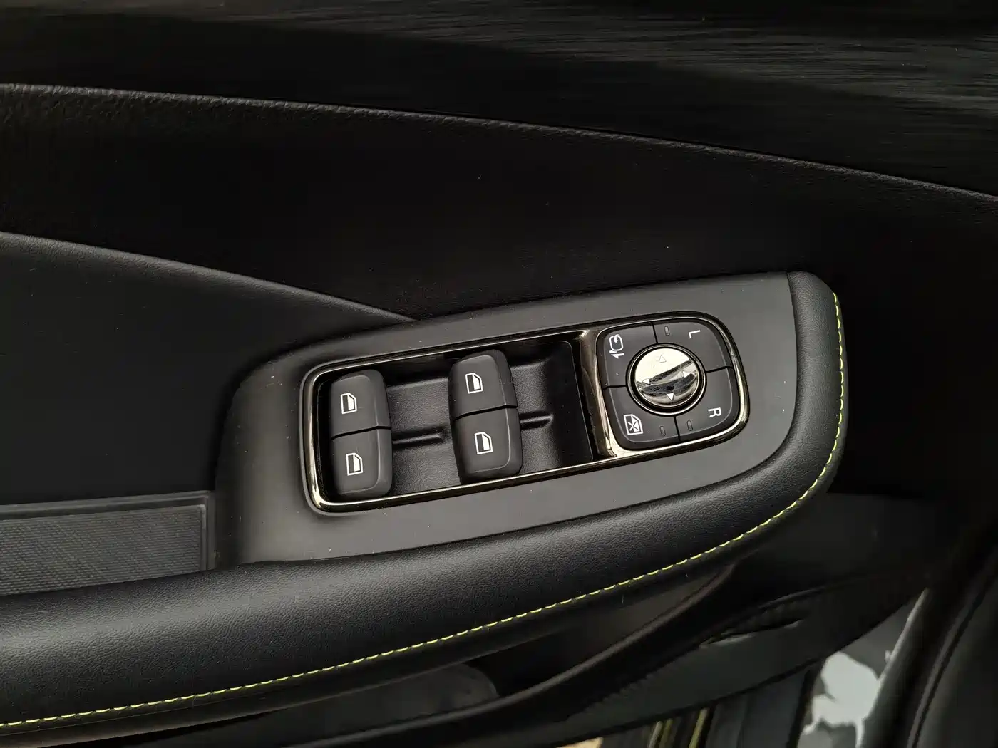 Roewe RX5 2022 2021 PLUS 330TGI Automatic National Trend Premium Edition
