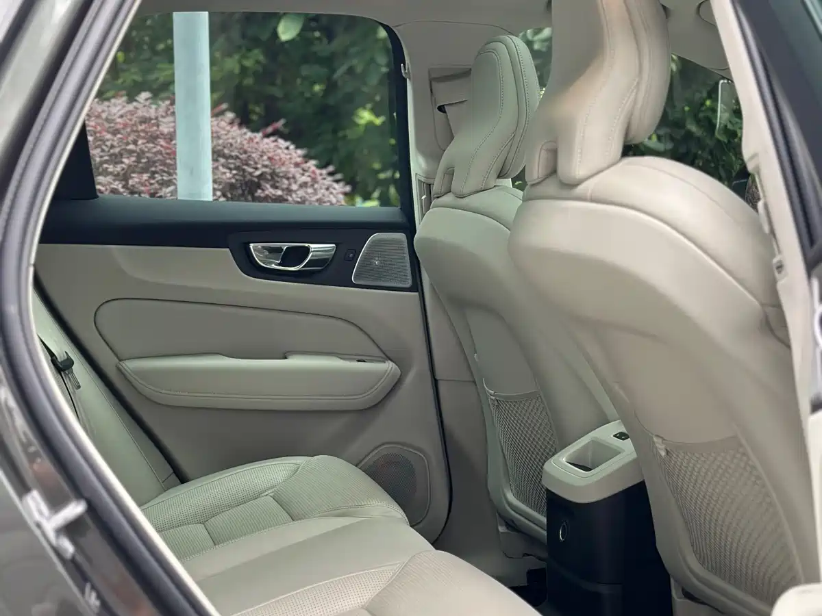 Volvo XC60 Plug-in Hybrid 2019 T8 Twin Engine Excellence Luxury (China VI) фото 22