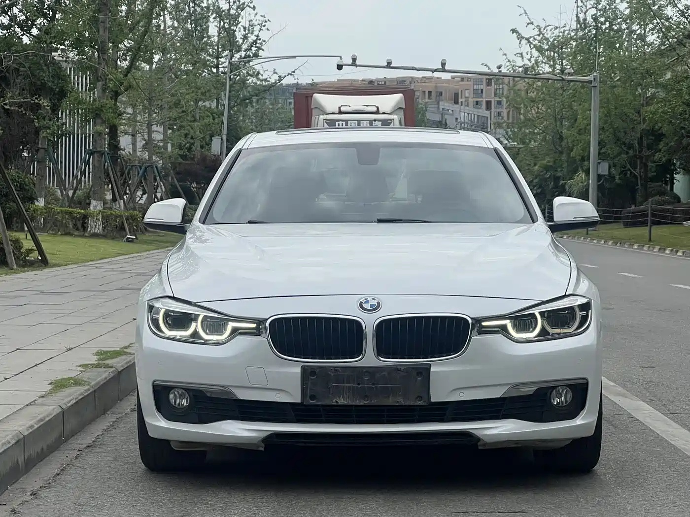 BMW 3 Series 2016 320Li Fashion Model фото 3
