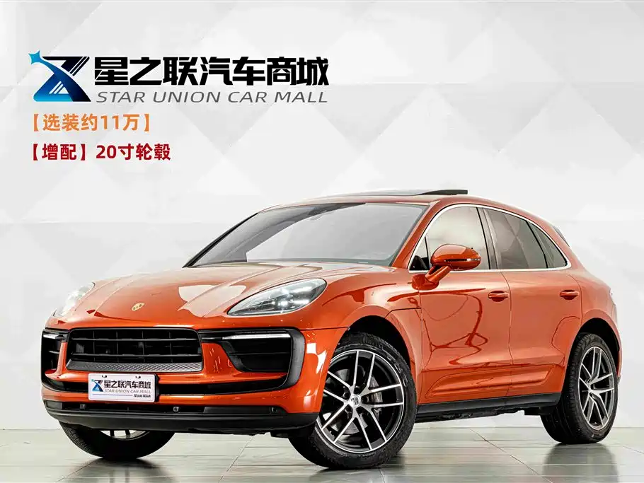 PORSCHE MACAN