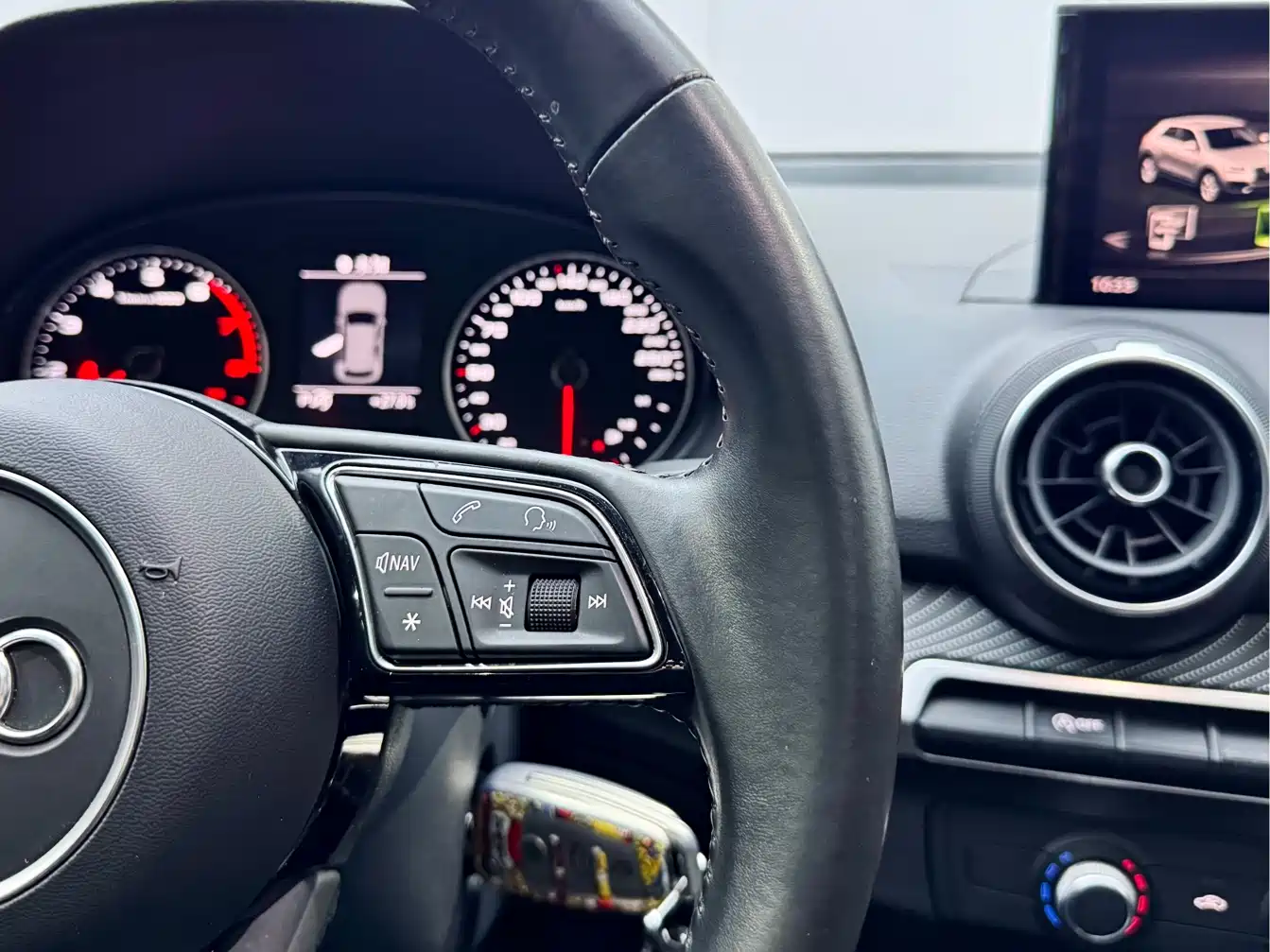 Audi Q2L 2018 35 TFSI Launch Exclusive Edition China V фото 19