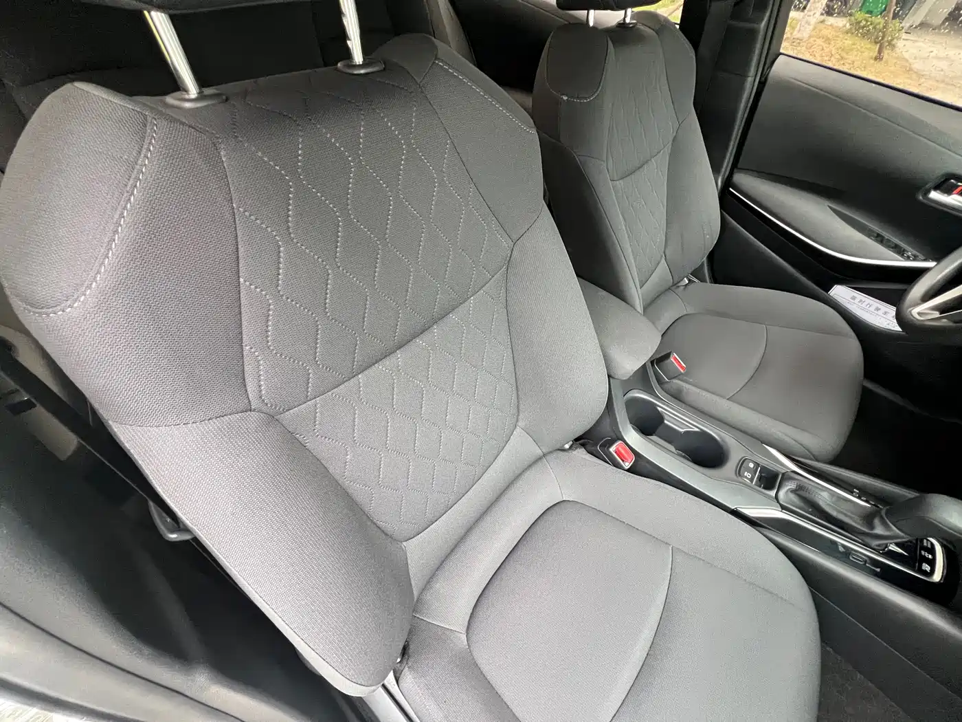 Toyota Corolla 2021 Hybrid 1.8L E-CVT Pioneer Edition фото 14