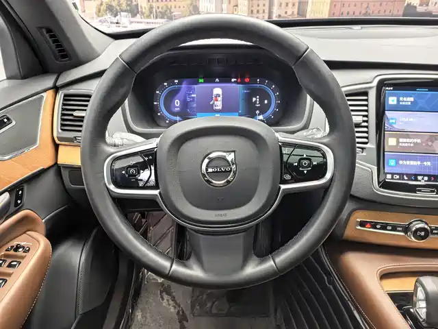 Volvo XC90 2024 B5 Smart Luxury 7-Seater — фото 4