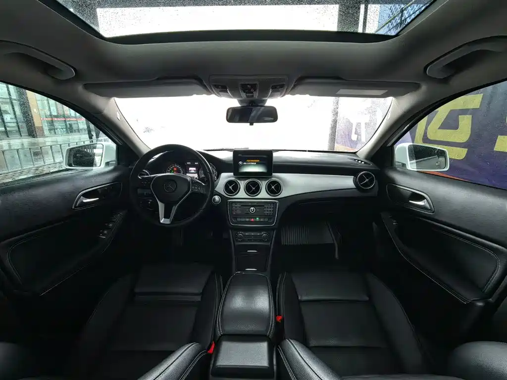 Mercedes-Benz GLA 2016 GLA 200 Dynamic фото 9