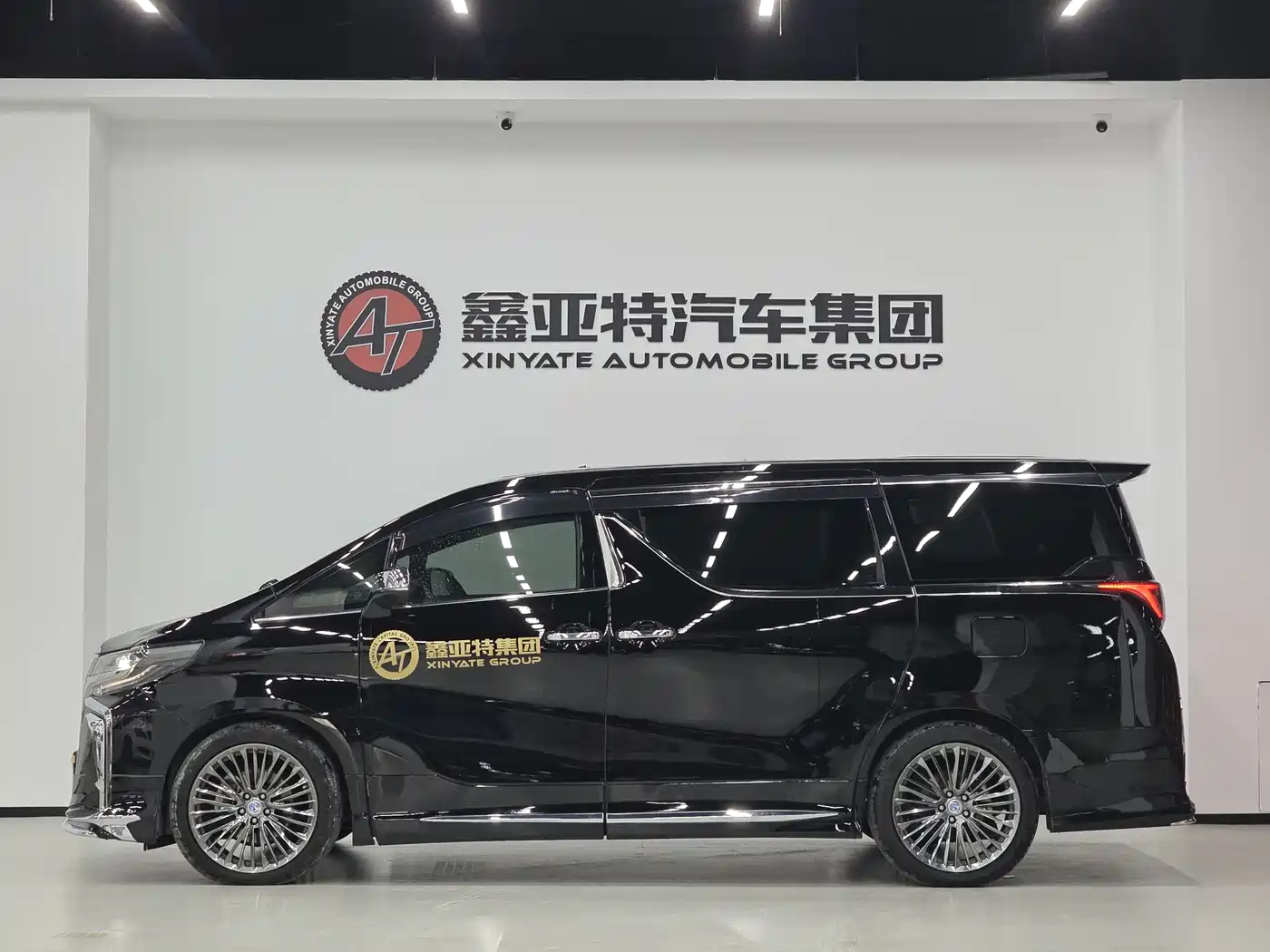Toyota Alphard 2018 Facelift 3.5L Premium Edition фото 4