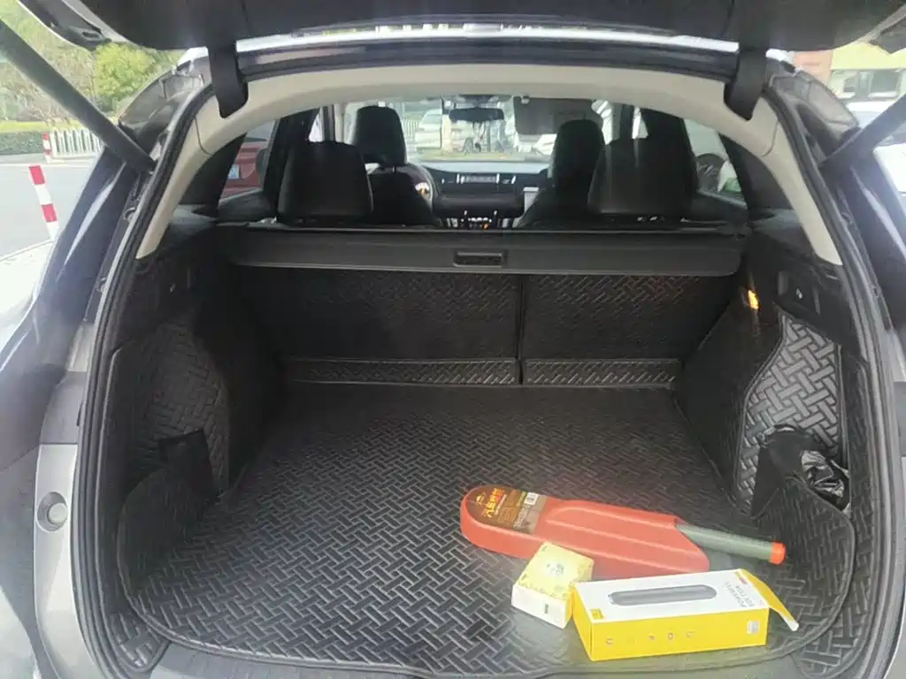 Photo 5 - Infiniti QX50