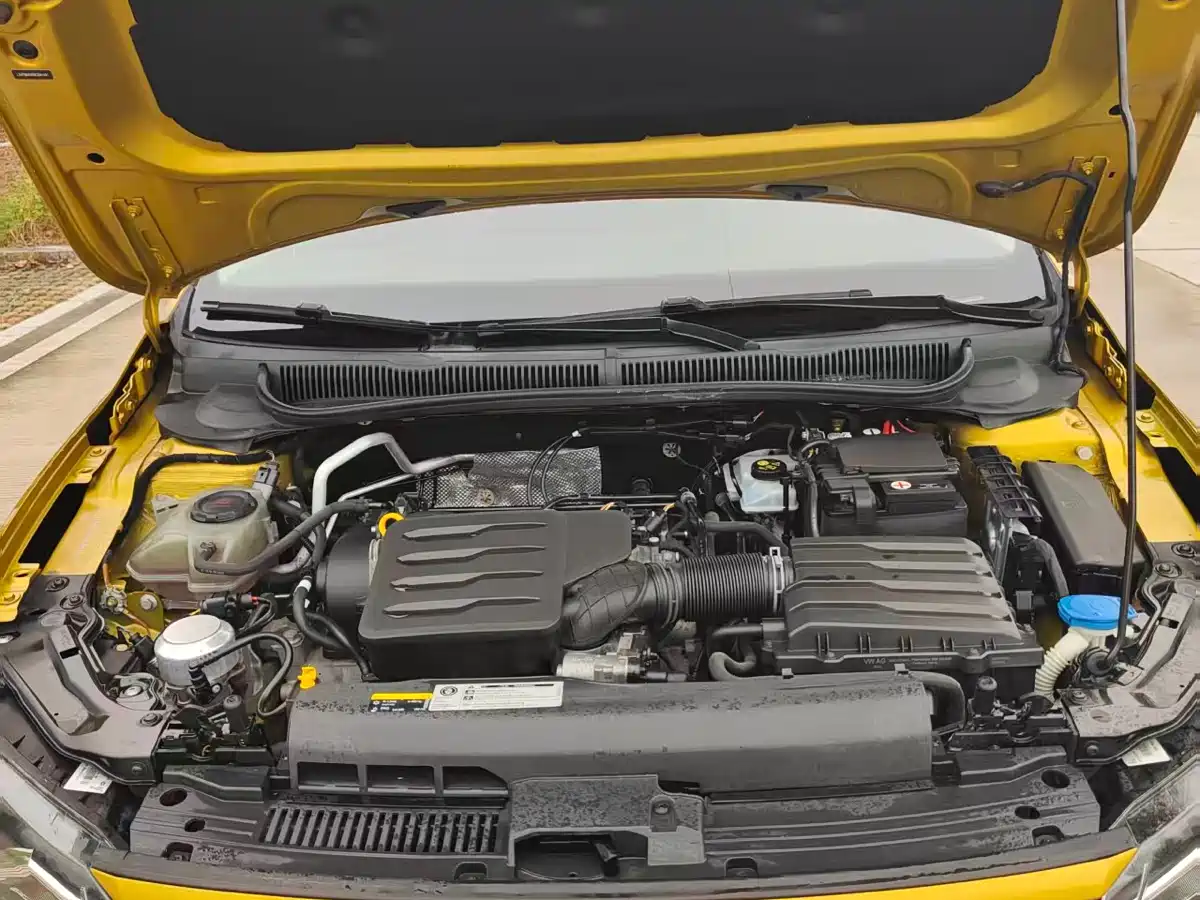 Volkswagen Polo 2019 Plus 1.5L Automatic Panorama Enjoyment Edition фото 19