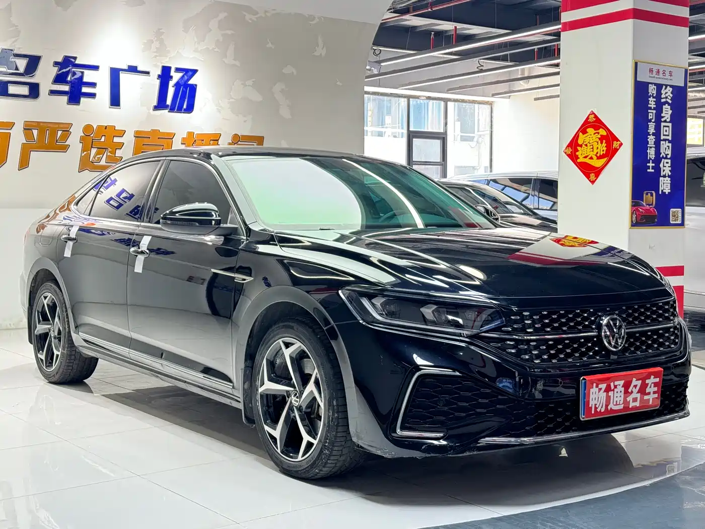 Volkswagen Passat 2023 330TSI Starlight Elite Edition фото 2