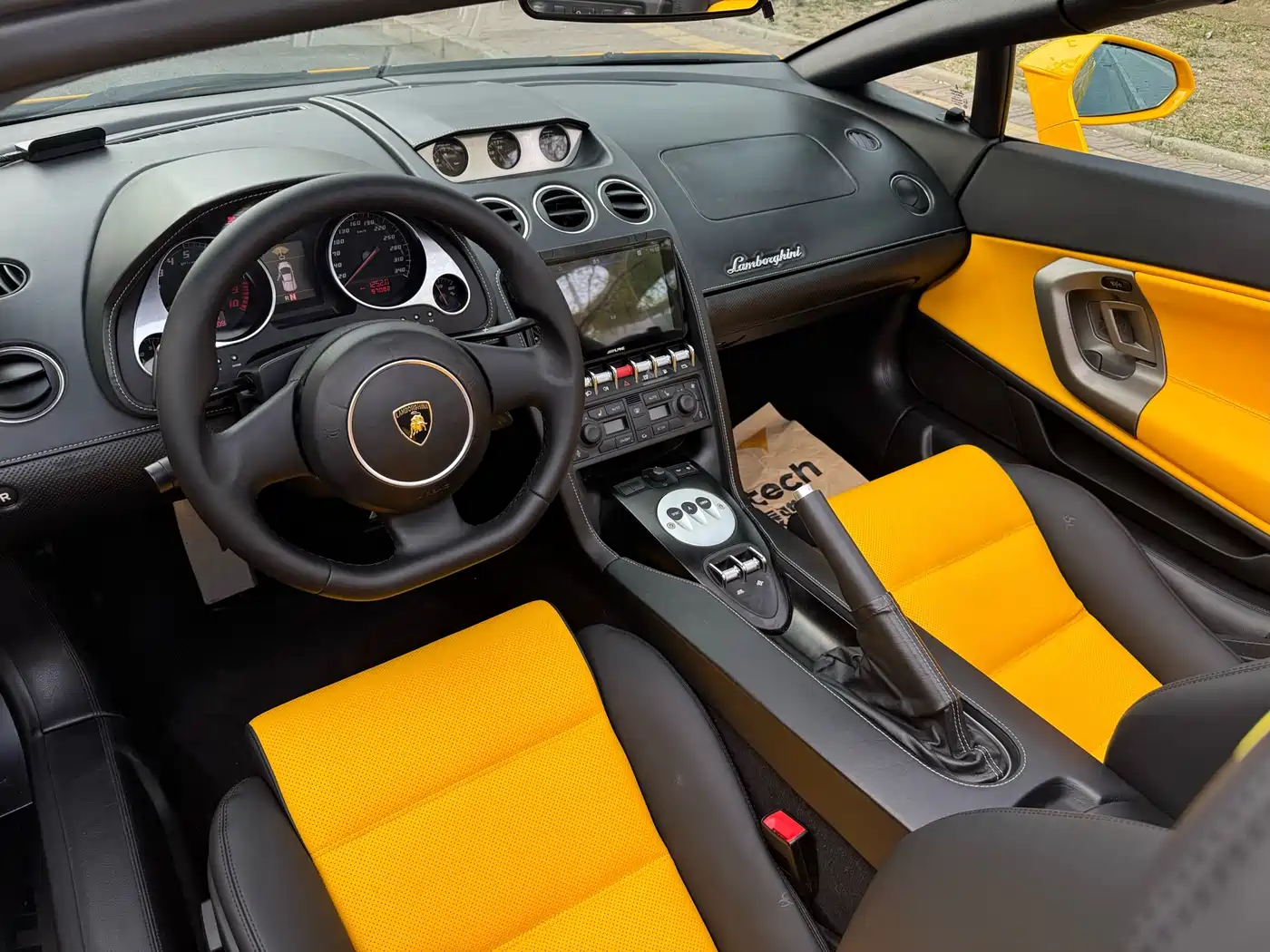 Lamborghini Gallardo 2009 Lamborghini LP 560-4 Spyder фото 16